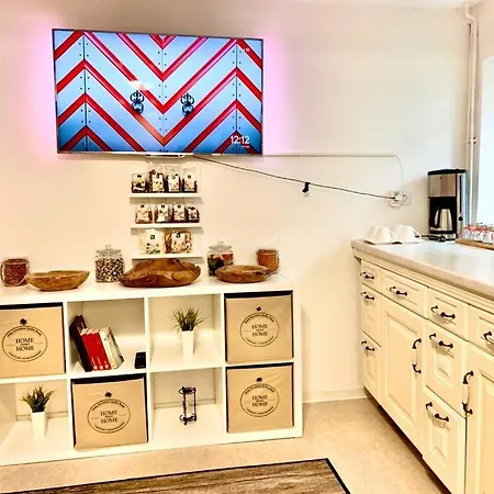 Hostel New Mitte Free Snack Hot Tea And Coffee