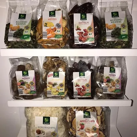Hostel New Mitte Free Snack Hot Tea And Coffee *