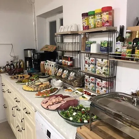 אכסניה New Mitte Free Snack Hot Tea And Coffee *