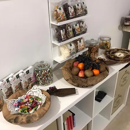 New Mitte Free Snack Hot Tea And Coffee * ברלין