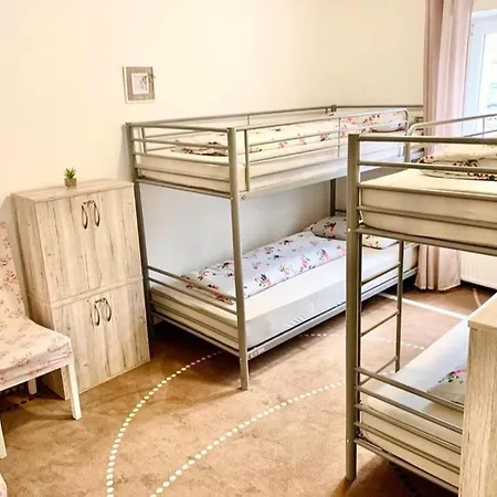 New Mitte Free Snack Hot Tea And Coffee * ברלין