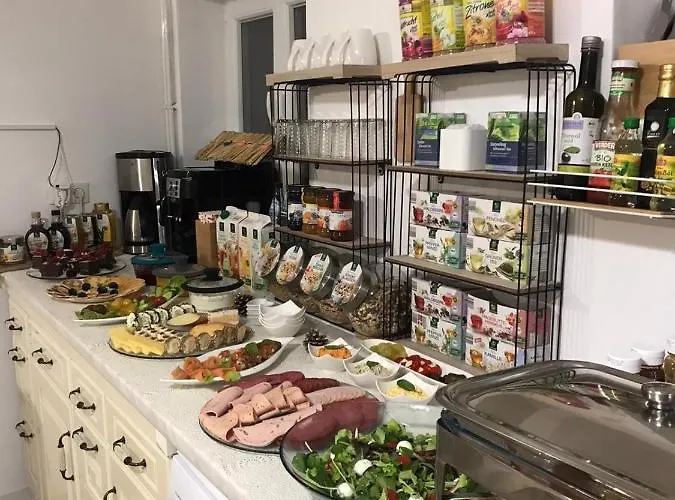 Hostel New Mitte Free Snack Hot Tea And Coffee *