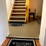 New Mitte Free Snack Hot Tea And Coffee برلين