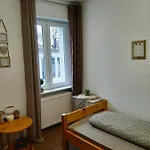 New Mitte Free Snack Hot Tea And Coffee برلين