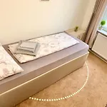 New Mitte Free Snack Hot Tea And Coffee * برلين