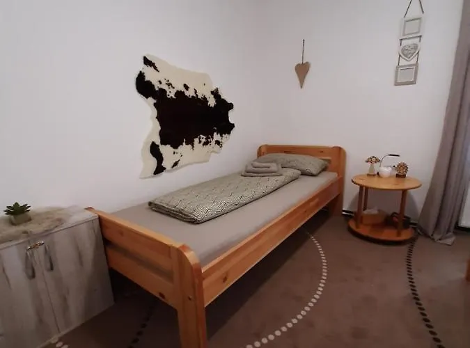 New Mitte Free Snack Hot Tea And Coffee Hostal *