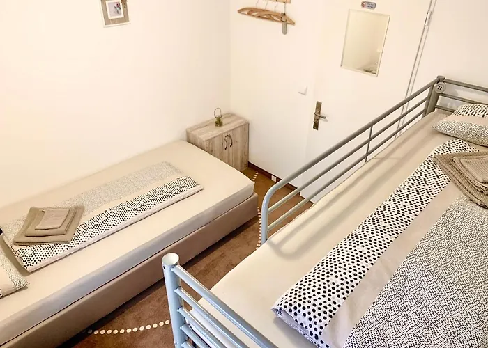 New Mitte Free Snack Hot Tea And Coffee * Берлин